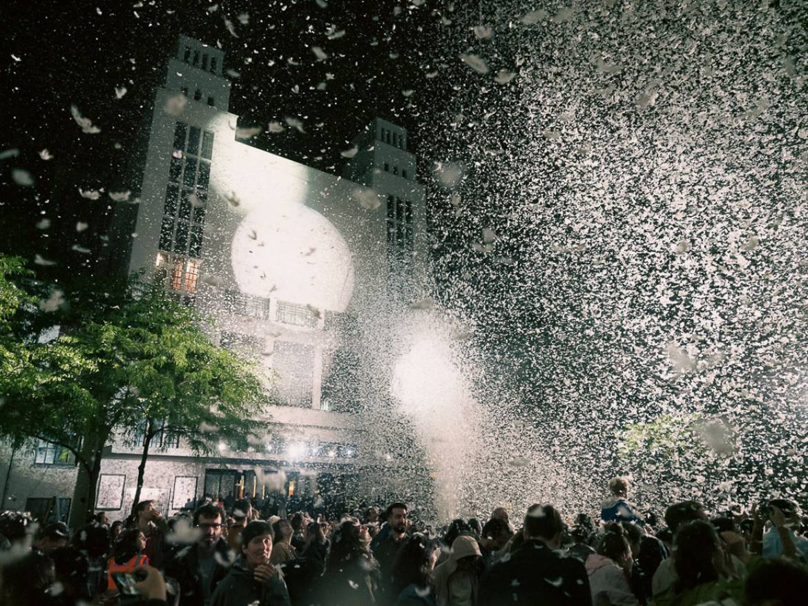 Compagnie gratte-Ciel, Place des anges sur la place Lazare-Goujon - (c) Lucas Frangella